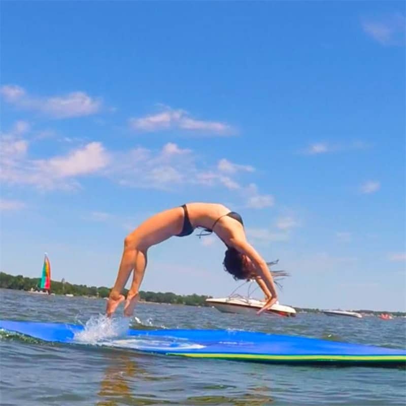9' x 6' Floating Water Pad, 3 Layer Tear-Resistant XPE Floating Foam Mat with Rolling Pillow, Lily Pad for Lake Pool Beach Water Recreation