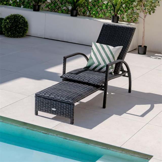 Patio Chaise Lounge, Outdoor Padded Rattan Lounge Chair with Retractable Footrest, 5-Level Adjustable Backrest, Metal Frame Wicker Recliner for Yard