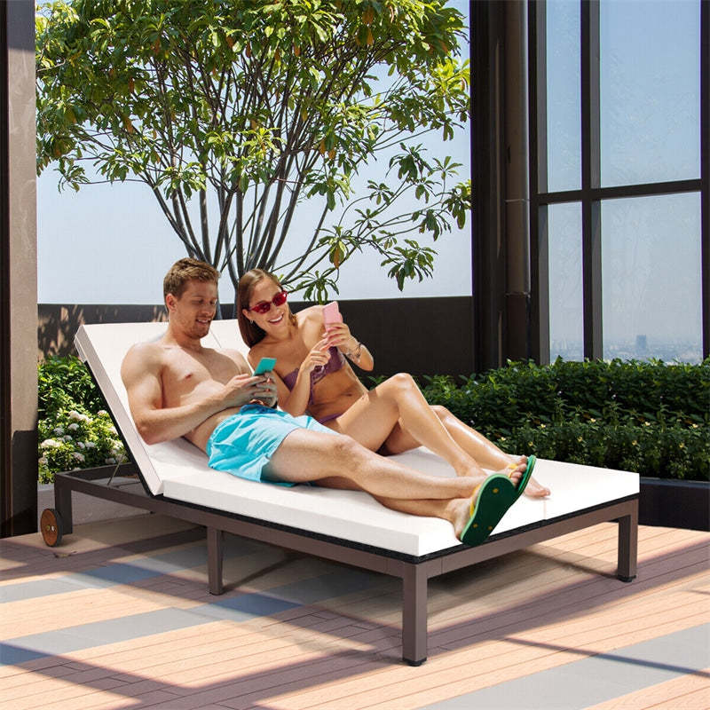 2-Person Patio Rattan Lounge Chair Outdoor Double Chaise Lounge Wicker Daybed Sun Lounger Adjustable Backrest with Cushions & Wheels
